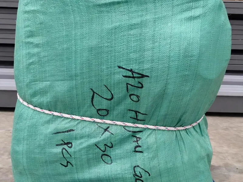 Muat kirim karung terpal YO Tarpaulin per container untuk pengiriman antar pulau